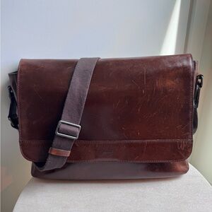 Shinola Slim Messenger Bag in Medium Brown Navigator Leather